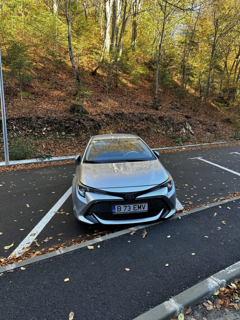 Toyota Corolla Hibrid 2023 (interior Alb, Parche – Hackerville